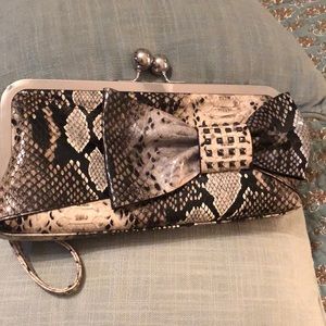 SALE!!! Snakeskin-look Kiss-lock Clutch